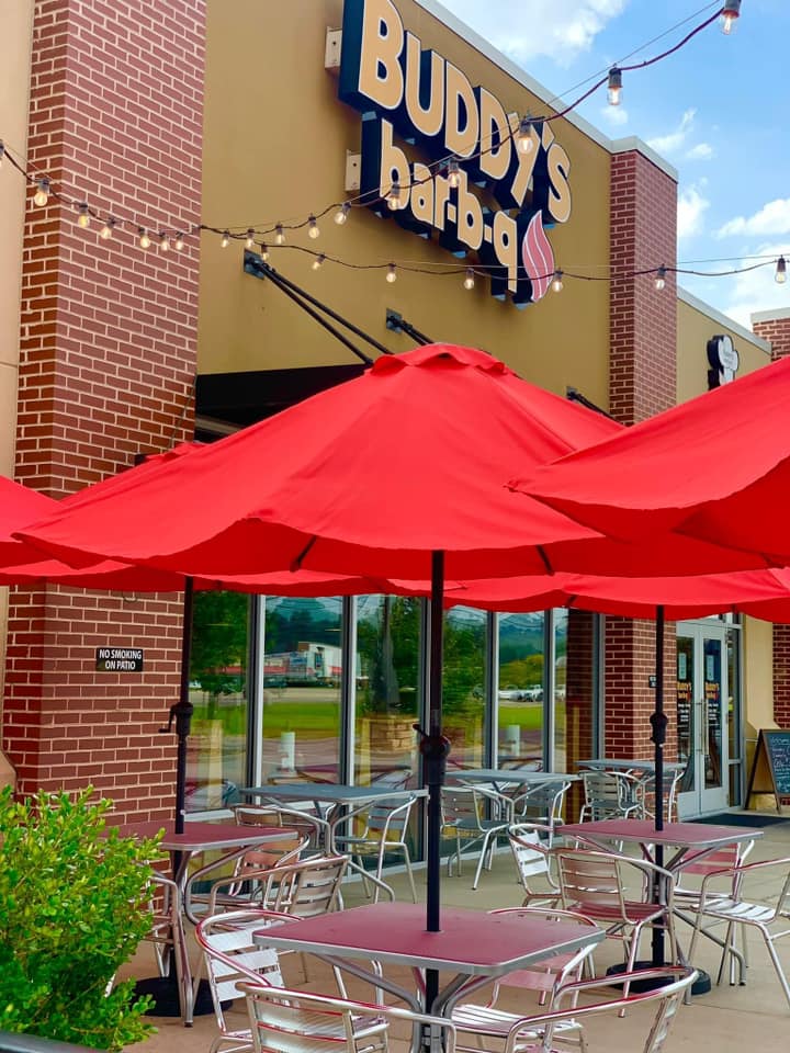 Dine on the patio at Buddy's! Outdoor dining in the Smoky Mountains.